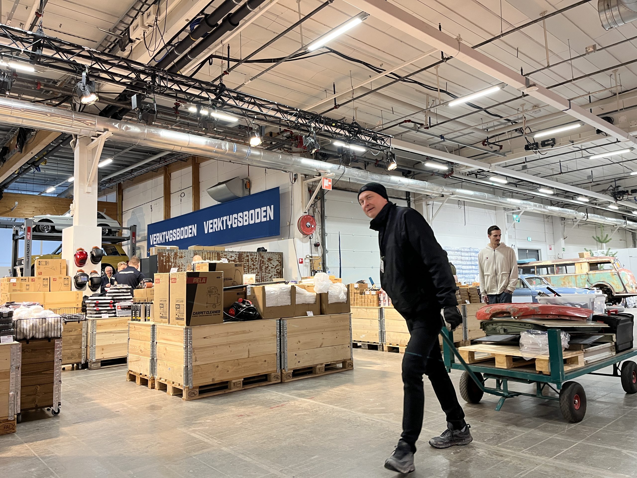 Vi baxar in dagens material vi ska jobba med under söndagen